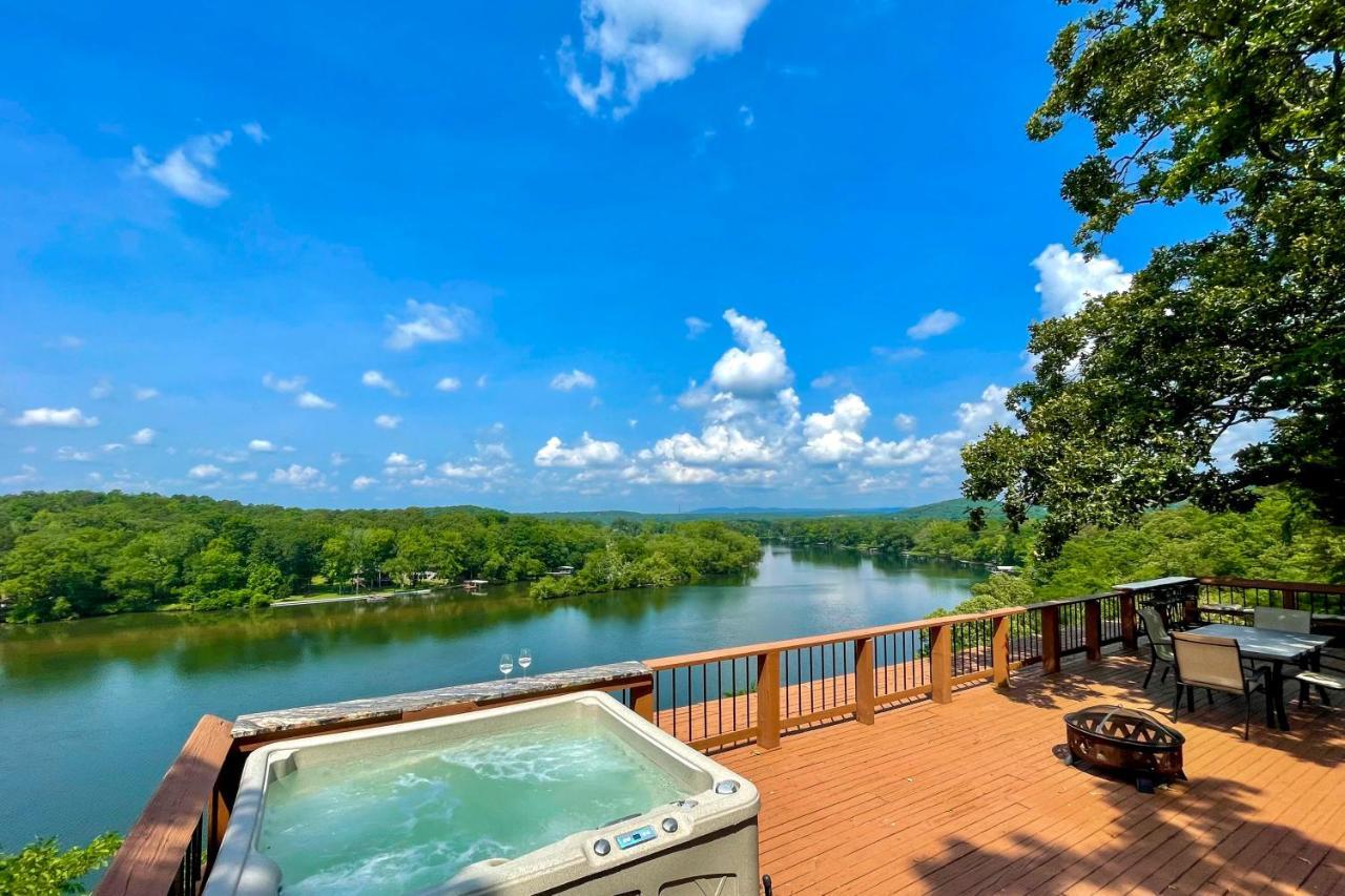 Вилла Hot Springs Waterfront Escape With Hot Tub! Экстерьер фото